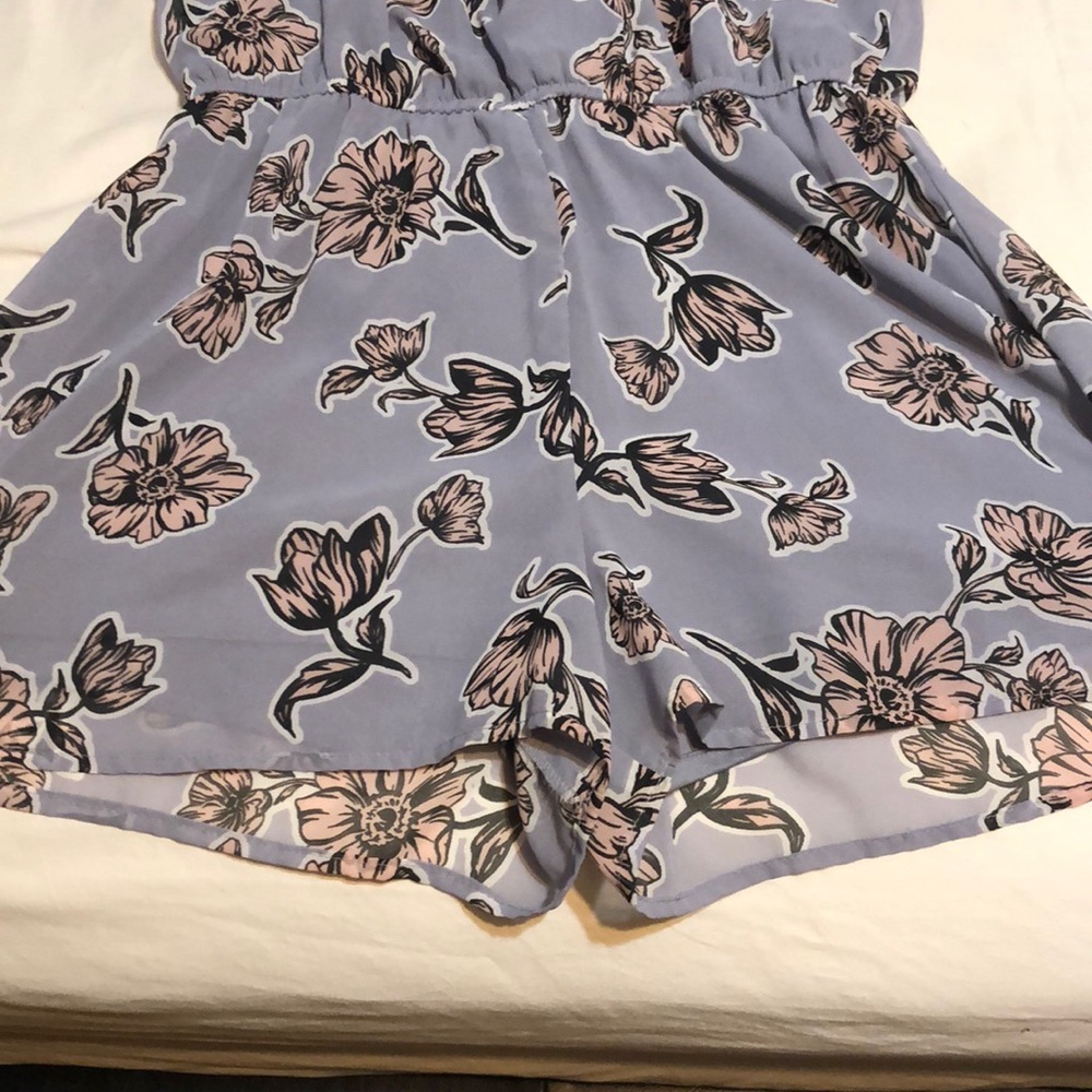 Romper - Picture 2 of 4